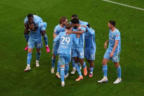 Championship round-up: Leaders Coventry mark Lampard anniversary with Charlton win