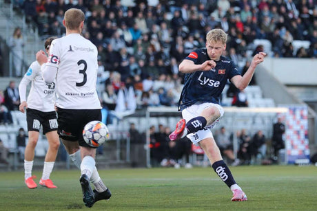 EXCLUSIVE: Ex-Man Utd striker Nevland on brink of leading Viking to title triumph