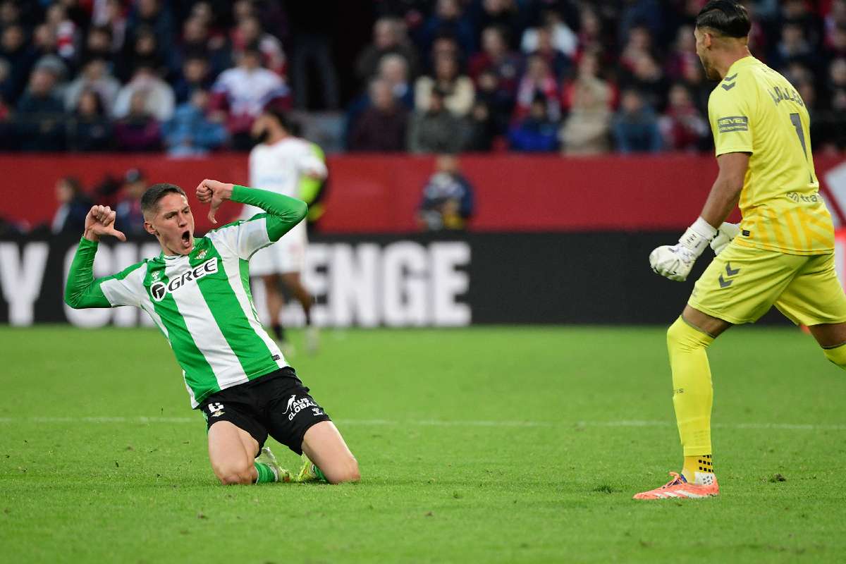 Real Betis earn bragging rights with win against 10-man rivals Sevilla